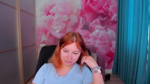 AngelinaLow online show from June 16, 11:25 am