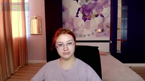 AngelinaLow online show from December 19, 12:33 pm