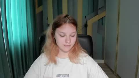 AngelinaLow online show from April 30, 11:26 am