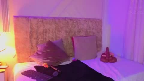 angelinarouse_ online show from July 28, 8:52 pm