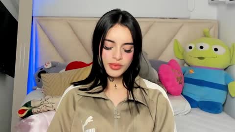 Angeline Smith  online show from March 4, 7:41 am