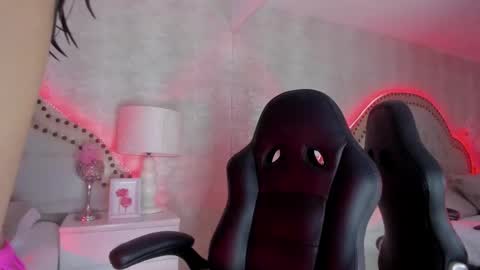 Angelique Muller  online show from November 11, 12:18 pm