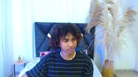 Angel online show from February 9, 8:33 pm