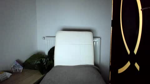 KrystyYo online show from July 12, 8:17 am