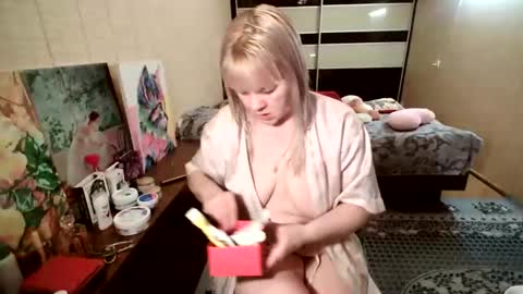 angelleah online show from May 2, 5:13 am