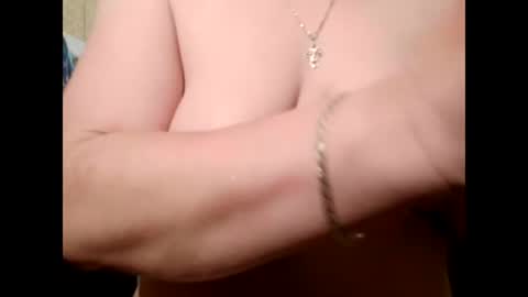 Snapshot of angelleah chatting on October 20, 3:39 pm angelleah online show from October 20, 3:39 pm