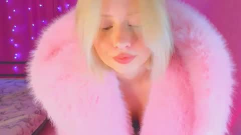 Cutie online show from March 1, 2:43 pm