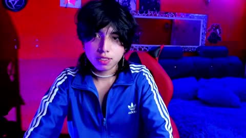 Snapshot of angellonfire chatting on January 27, 5:14 am Angel  online show from January 27, 5:14 am