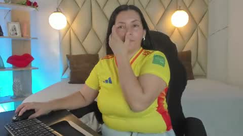 ANGIE online show from June 17, 2:22 pm
