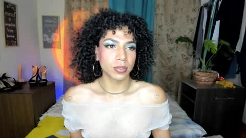 angelwhitte online show from April 28, 1:36 am