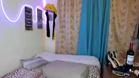 angelwhitte online show from July 30, 4:02 am