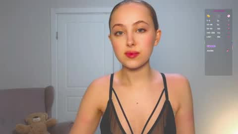  Im Chloe  i do FLASH BOOBS for new fan club online show from April 28, 2:27 am