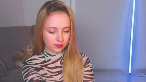  Im Chloe  i do FLASH BOOBS for new fan club online show from April 29, 2:38 am