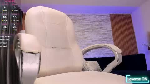 angie_smith_x online show from July 17, 11:34 am