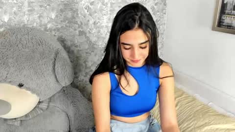 anika_h online show from April 23, 12:24 pm