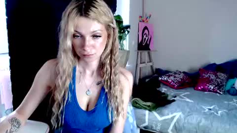 anita_moon_ online show from August 7, 12:03 pm