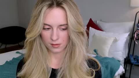 Anita online show from November 18, 2:53 pm