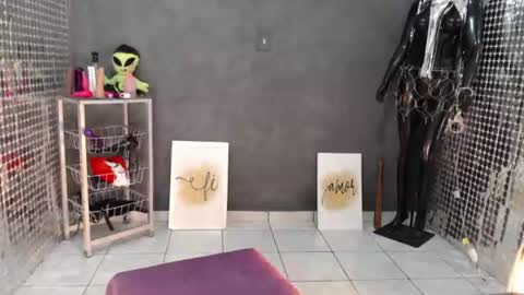 Hello My name is NaiaraPv is OPEN online show from June 10, 8:40 pm