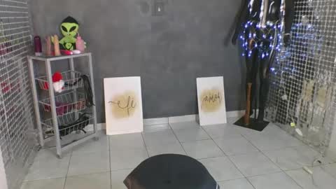 Hello My name is NaiaraPv is OPEN online show from April 27, 1:52 pm