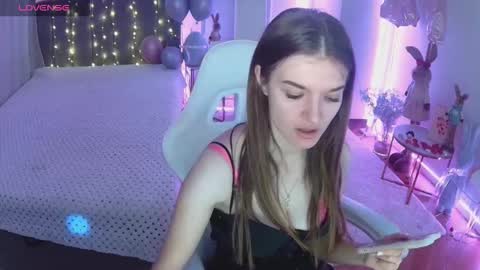 ann_woood online show from March 17, 7:57 am