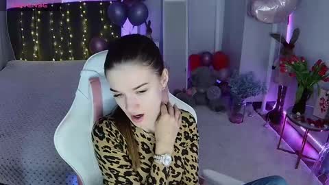 ann_woood online show from March 10, 7:34 am