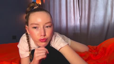 Anna online show from February 25, 7:01 am