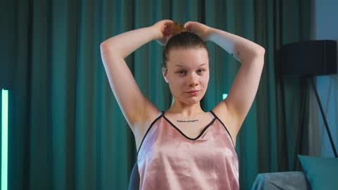 Anna online show from December 7, 1:57 pm