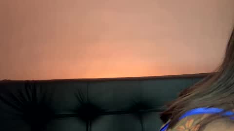 annaa__ online show from February 18, 2:16 am