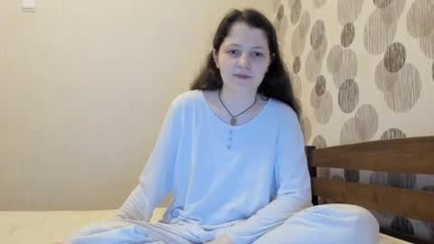 annaahcharm online show from July 3, 9:14 am