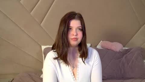 AnnaBanksy online show from April 20, 4:48 am