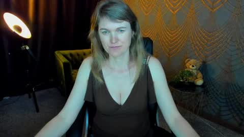 Annabel online show from May 7, 5:30 pm