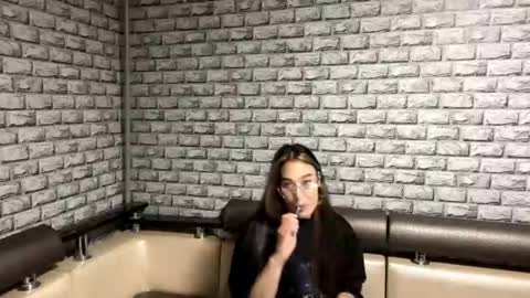 Snapshot of annabellandmann chatting on October 1, 6:29 pm Sarah online show from October 1, 6:29 pm