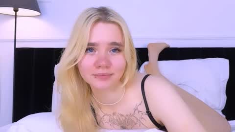 Snapshot of annabellelu chatting on September 23, 2:27 am AnnaBelle online show from September 23, 2:27 am