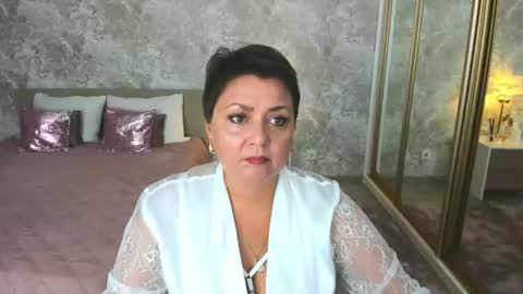annacorlane online show from June 17, 11:48 am