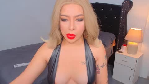 AnnaElectra online show from May 2, 1:44 am