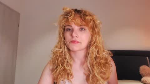 annaevv online show from July 28, 2:53 am