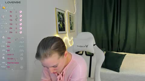 annagrees1 online show from January 9, 8:25 pm