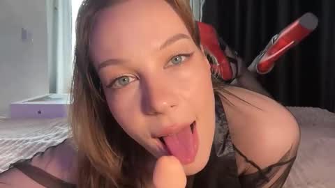 annajacks online show from June 9, 11:21 am