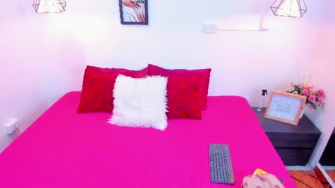 Anna Rosse online show from June 18, 12:10 pm
