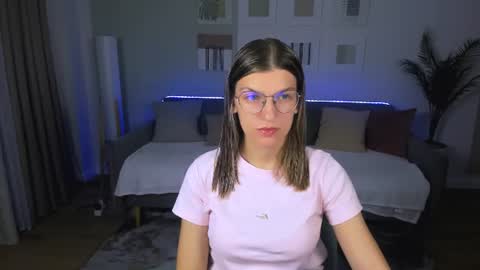 Im Anna online show from July 2, 4:17 am