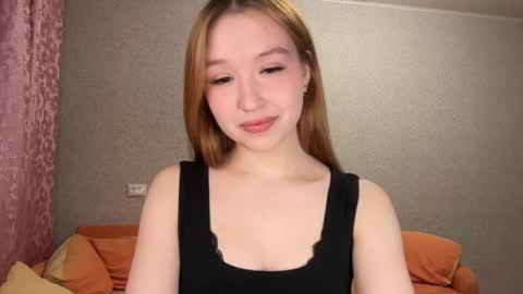 anne_blossomm online show from March 28, 5:03 pm