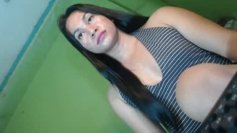anne_hotaway online show from June 19, 9:26 am
