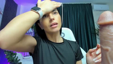 Anne online show from January 4, 11:22 am