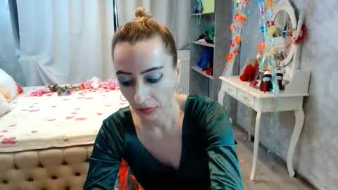 annedevrim online show from March 17, 7:02 am