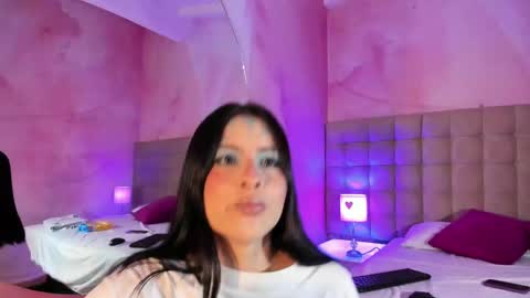 Snapshot of annedixie chatting on October 21, 3:55 am Anne online show from October 21, 3:55 am