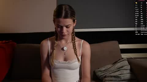 Anne online show from May 4, 8:15 pm