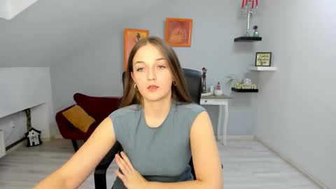 annewilsonn online show from November 24, 2:38 pm