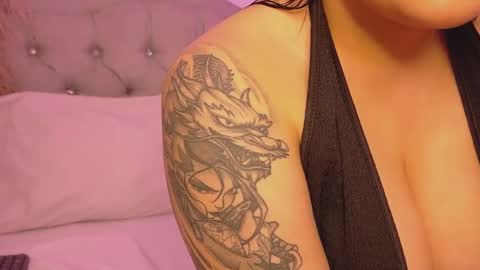 annie_20_ online show from May 4, 1:17 pm