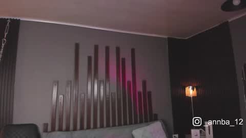 annie_barozzi online show from September 11, 3:35 pm