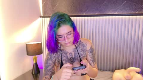 ANNIE HAWK online show from July 28, 2:24 pm